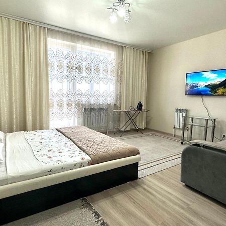 1 Комнатная Драмтеатр 1Bedroom Apartment Ustʼ-Kamenogorsk Zewnętrze zdjęcie
