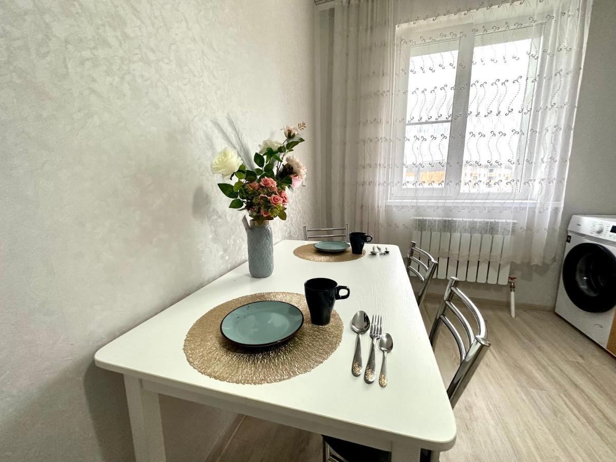 1 Комнатная Драмтеатр 1Bedroom Apartment Ustʼ-Kamenogorsk Zewnętrze zdjęcie